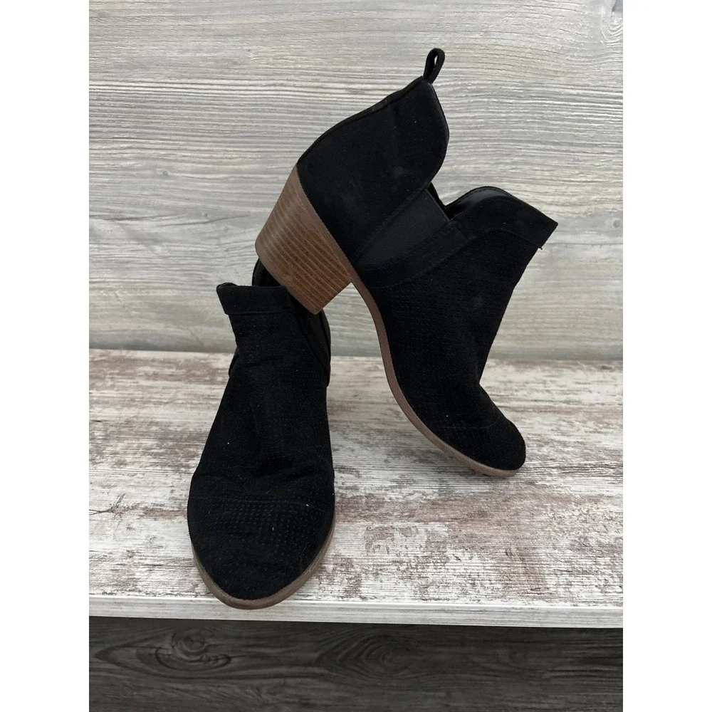 Style Co black Suede Perforated Cutout Ankle Booties Block size 8